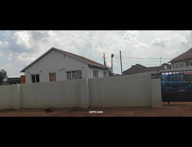 2 BEDROOM HOUSE FOR SALE IN MOSELEKE